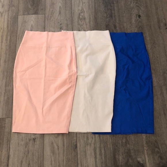 Windsor Dresses & Skirts - Windsor pencil skirt lot blue, cream, pink small